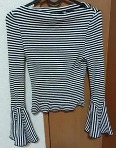 H&M フレア袖　ボーダー　トップス　長袖