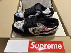 Supreme × Nike SB Dunk Low 