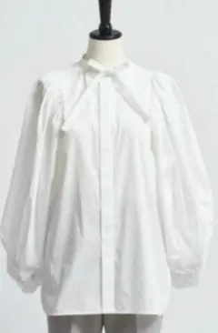 yori撥水スカラップコート 【2024SP】 オフホワイト 美品 お値下げ済