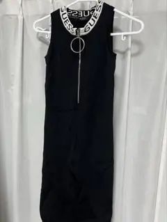 GUESS ノースリーブひざ丈ワンピース
