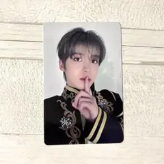 ATEEZ ユノ ペリエ PERRIERトレカ ATEEZ ユノ OUTLAW frommstore 特典 トレカ - メルカリ