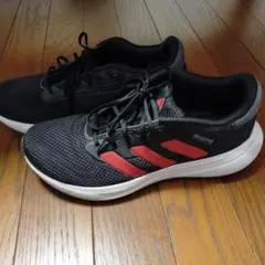adidas 黒赤 スニーカー 24cm