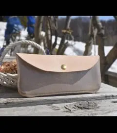 ハンドメイド　ヌメ革　小物入れ　シャンパンゴールド