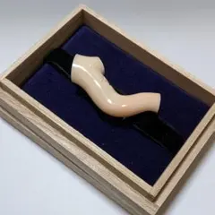 珊瑚　帯留め　サンゴ　ピンク珊瑚　花　レディース　着物　和装小物　桐箱　木箱