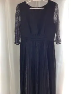 エレガントなブラックパーティードレス