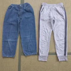 ユニクロのスウェットパンツ　西松屋デニム長ズボン　2点セット