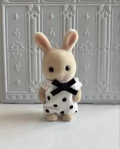 シルバニアファミリー　赤ちゃんロンパース　白地に黒ドットとグレンチェックのセット