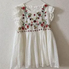 ZARA Trf 花柄 刺繍入りノースリーブトップス