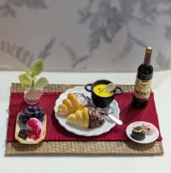 Item thumbnail for item 9f5b6950-30a6-47c8-90ab-e00d855d0484