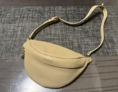 【美品】 フルラ FURLA オールレザー　ウェストバッグ　ボディバッグ FURLA（フルラ） ハンドバッグ LARA ラーラ S HOBO スモール ホーボー