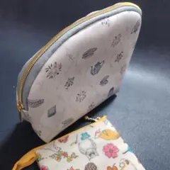 メイクポーチ　小物入れ