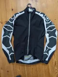 アソス　ウインタージャケット　bonka６　Mサイズ prof black 高機能素材と緻密なパネリングでライダーを寒さから守る アソス