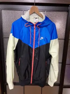 Nike フード付きナイロンジャケット