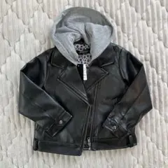 黒いライダースジャケット 100cm フード付き