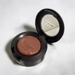 未使用 マック MAC エクストラディメンション アイシャドウ 茶色 ラメのサムネイル