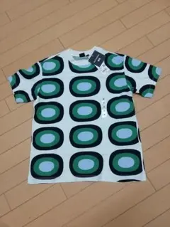 Mサイズ★未使用タグ付き★ユニクロのマリメッココラボＴシャツ★グリーンのサムネイル
