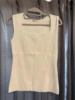 FOXEYNEWYORK ベージュ 38 ニット タンクトップ スクエアネック - メルカリ