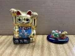 モ*吉様 金色の招き猫と多色の猫の置物