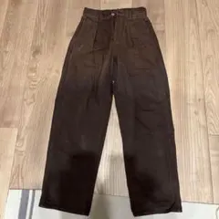 人気商品★ユニクロ　デニムタックパンツ　レディース　22(56センチ)