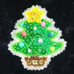 クリスマスツリー ビーズ刺繍 ブローチ