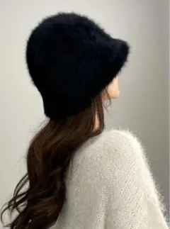 黒いファー風バケットハット