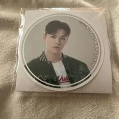 セブチ　バーノン　一番くじ　缶バッチ