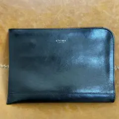 黒いクラッチバッグ ultima TOKYO