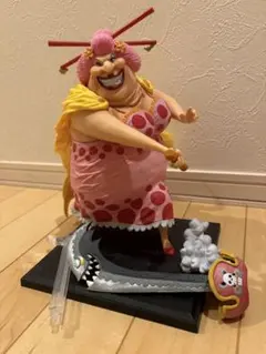 ビッグ・マム フィギュア　ワンピース一番くじ