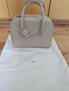 VASICアペロミニレザーハンドバッグ