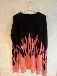 フレイムデザイン ニットセーター 黒とピンク