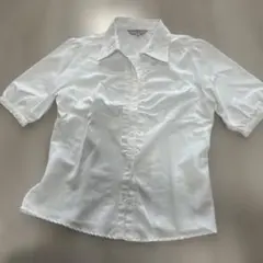 フリルシャツ　白　スーツ