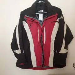 ノースフェイスマウンテンパーカ　　　スキーウエアー値下げいたしました。