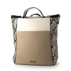 値下げ！COLE HAAN パイソン柄リュック