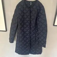 ノーカラーダウンコート