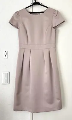 ユニバーバルミューズ　ドレス　ワンピース　リボン　結婚式　ピンクベージュ