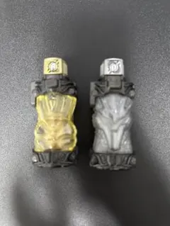 仮面ライダービルド　ゴールドラビットフルボトル　シルバードラゴンフルボトル