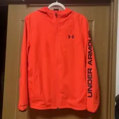 UNDER ARMOUR フード付きウィンドブレーカー