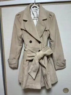 ベージュ ダブルブレスト トレンチコート Mサイズ