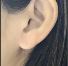 小さなピアス プラチナ！ 天然ダイヤ 0.02ct ！ シンプルピアス