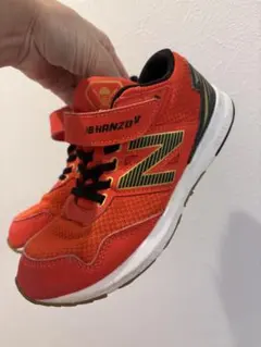 New Balance HANZO V 赤キッズスニーカー19.5