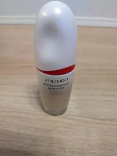 資生堂 リバイタルエッセンス スキングロウ ファンデーション 220