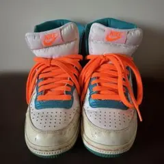 値下げ中！NIKE ハイカットスニーカー ターコイズ×ホワイトのサムネイル