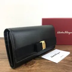 Salvatore Ferragamo 長財布 22C870 ヴァラ 349 - メルカリ