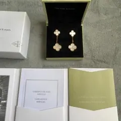 黒いサテンロンググローブ 白いバラ付き