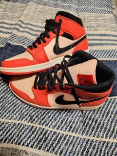 Nike Air Jordan 1 Mid オレンジ/ブラック
