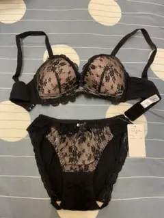 下着セット　レース　女性　黒