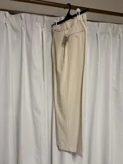UNIQLO タックワイドパンツ Natural Lサイズ 新品　(丈普通)