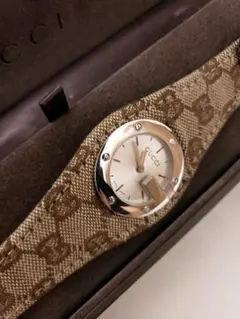 Item thumbnail for item 704509f9-dbcb-48ba-80bb-a36c886cc7f5