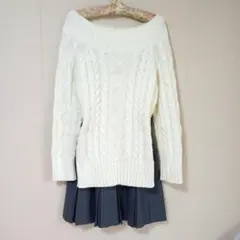 オフショルダーケーブルニットセーター 丈長め