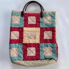 ハンドメイド パッチワーク　手提げバッグ　トートバッグ　花柄のサムネイル